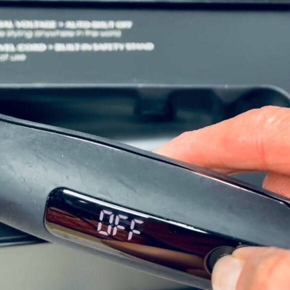 NWT Kristin Ess NanoBlack Curling Iron (1.25”) in its gorgeous box - Picture 8 of 16